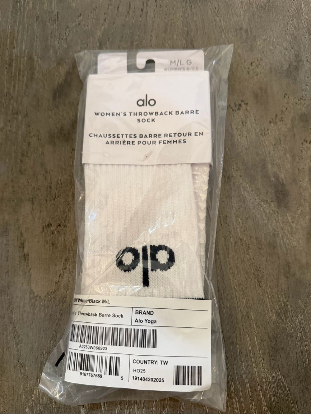 Authentic New ALO Yoga Women's Throwback Barre Sock - White/Black Size M/L